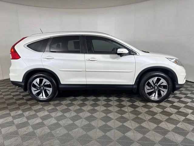 Used 2016 White Honda Touring image 2