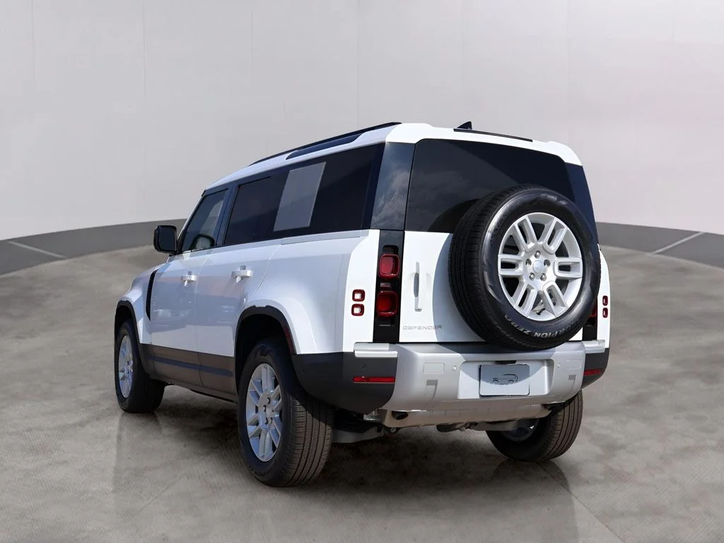 Certified Used 2025 Fuji White Land Rover S image 7