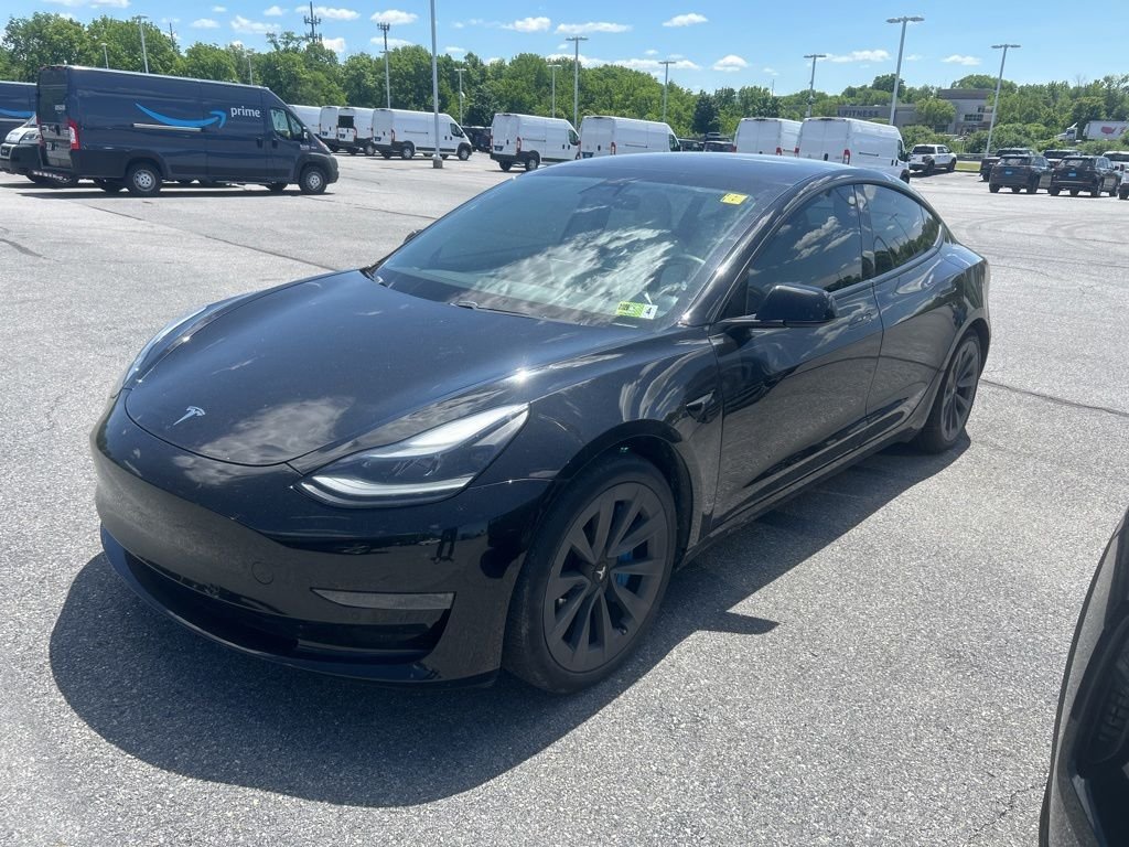 2021 Tesla Model 3 Standard Range Plus's photo