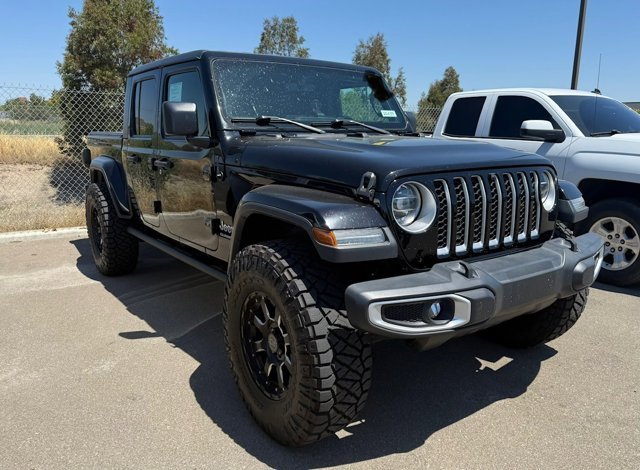 2020 Jeep Gladiator Overland's photo