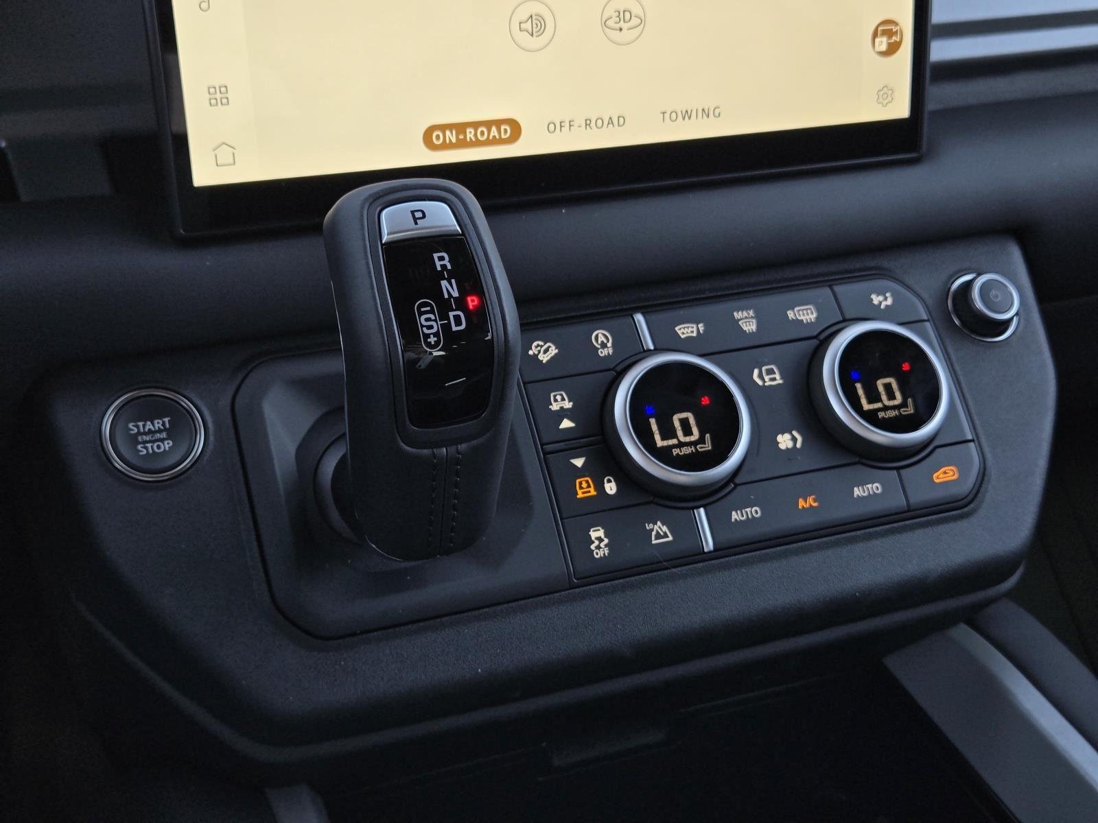 2025 Land Rover Defender V8 - Photo 21