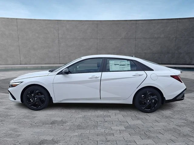 New 2026 White Hyundai SEL Sport image 4