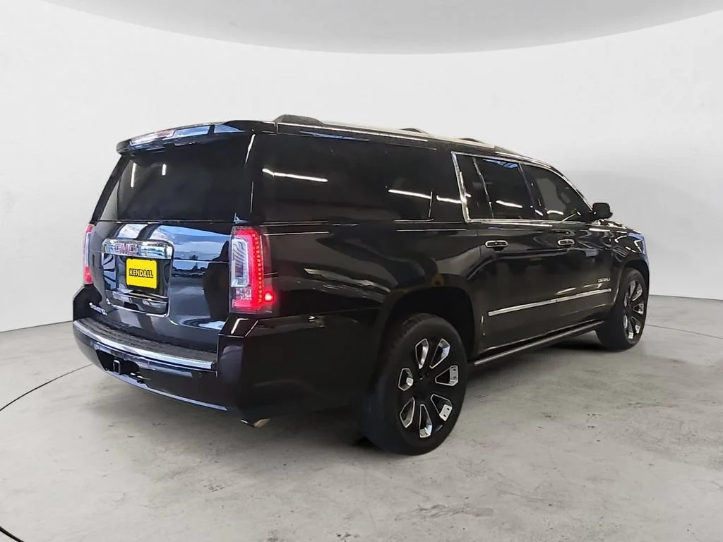 Used 2019 Onyx Black GMC Denali image 5