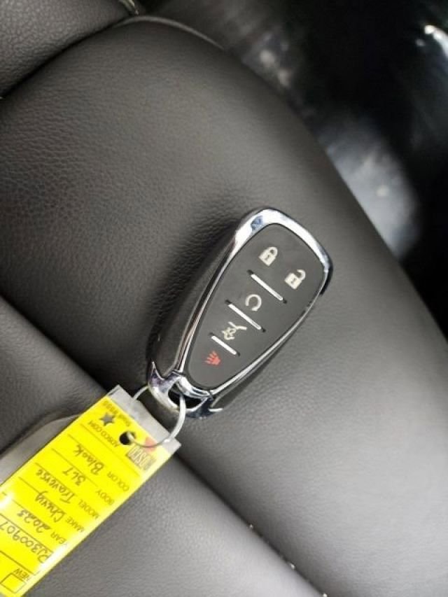 Used 2023 Mosaic Black Metallic Chevrolet LT Leather image 37