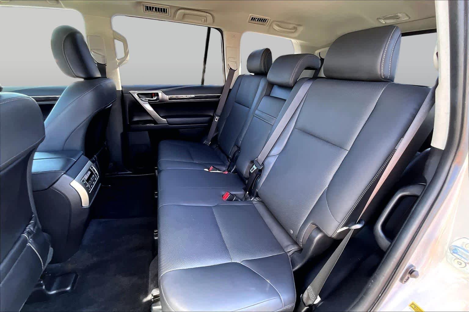 Used 2015 Silver Lining Metallic Lexus  image 18