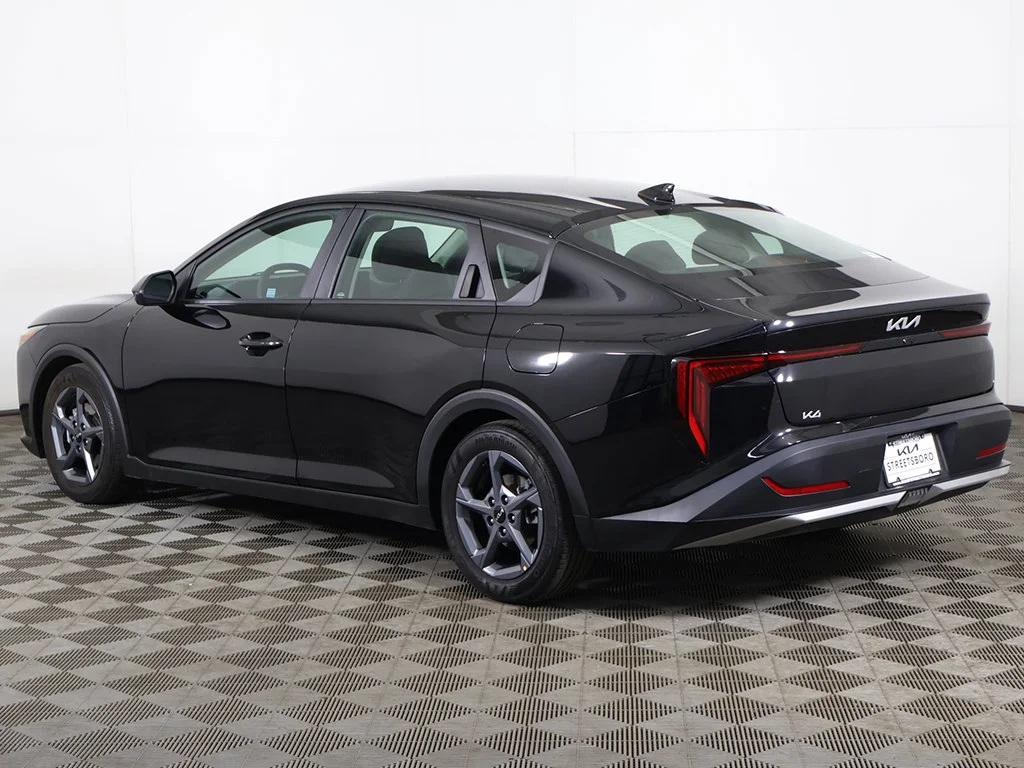 Used 2025 Black Kia LXS image 7