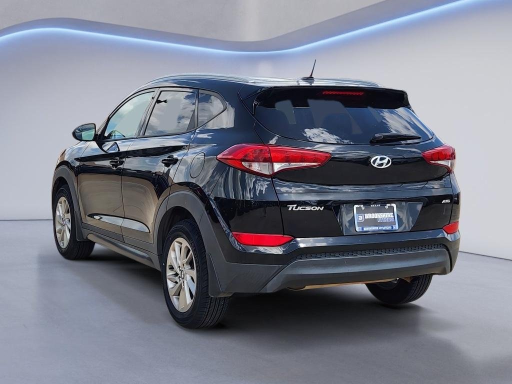 Used 2016 Ash Black Hyundai SE image 7