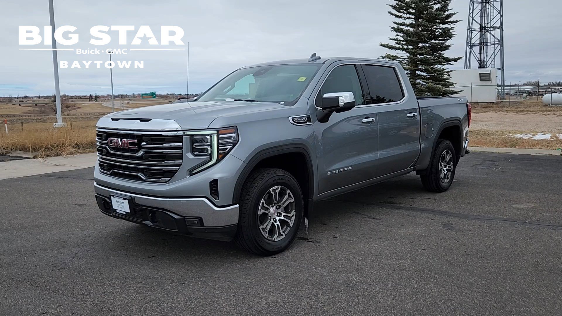 2025 GMC Sierra 4WD Crew Cab Short Box SLT's photo