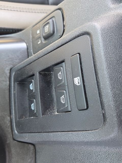 Used 2022 Orange Ford Wildtrak image 25