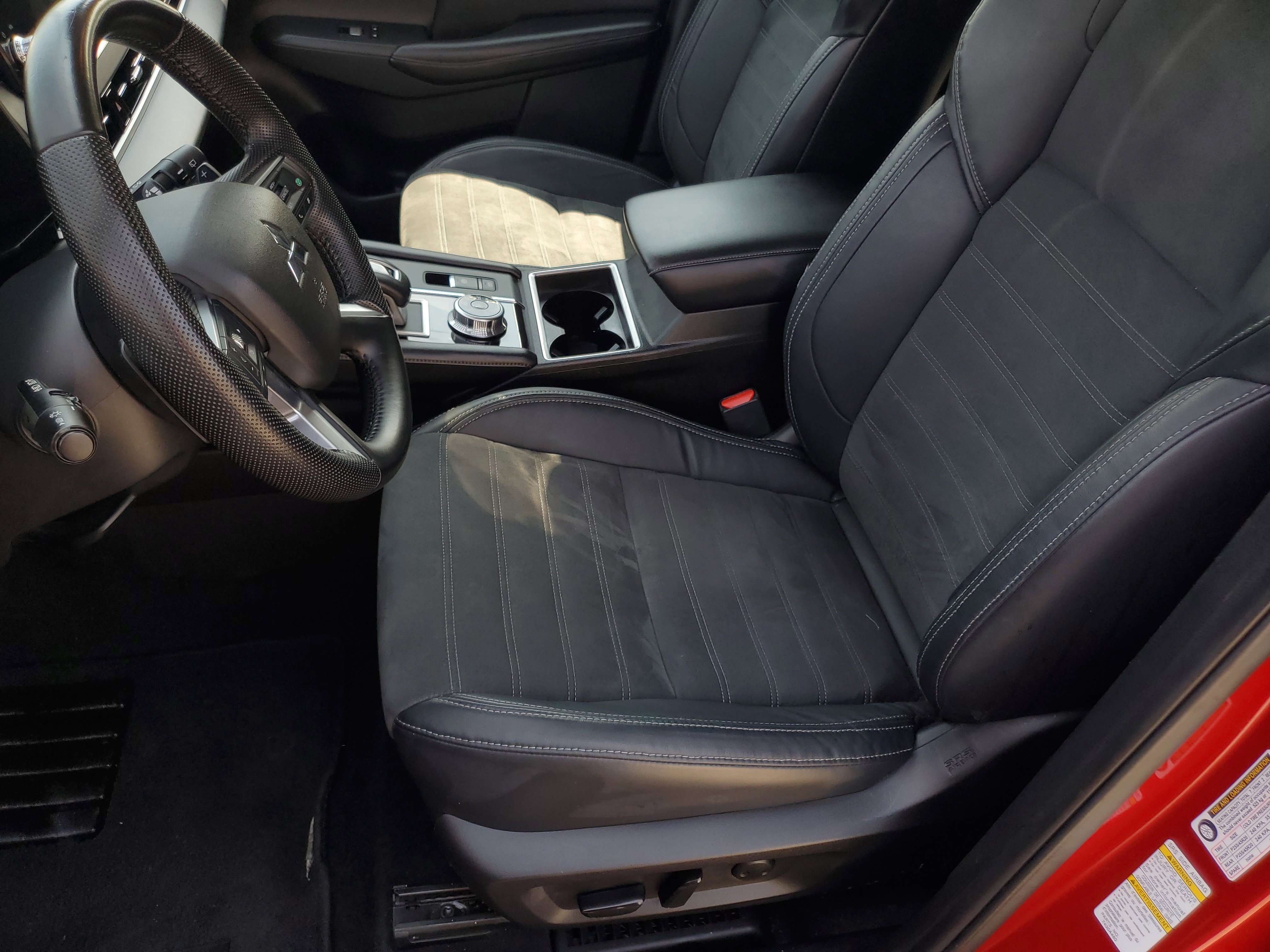 Used 2023 Red Mitsubishi SE image 16