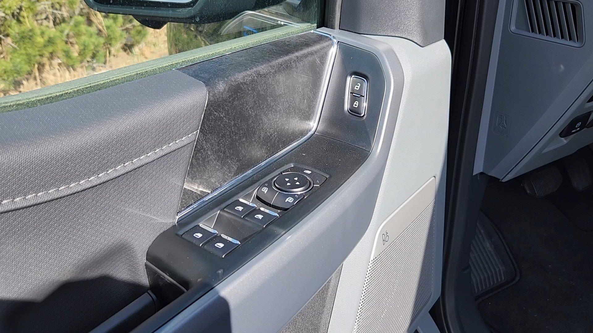 2025 Ford F-150 Lightning Flash - Photo 7