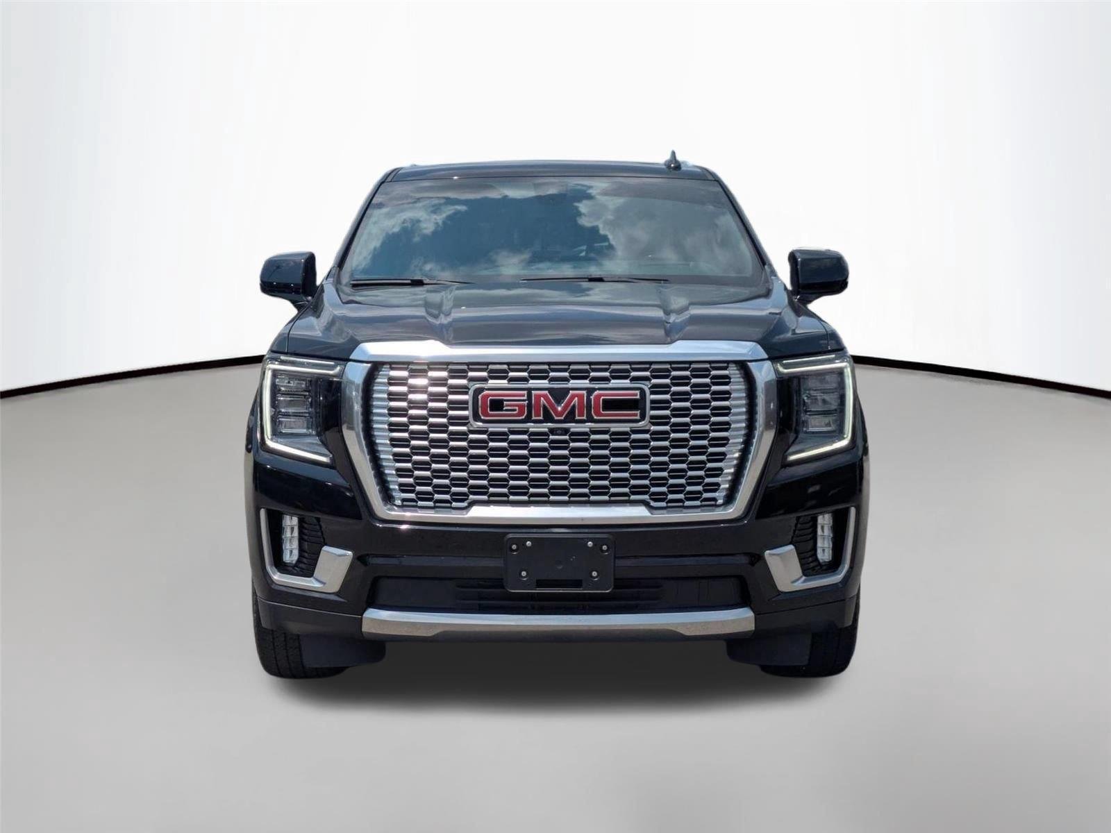 Used 2022 Onyx Black GMC Denali image 2