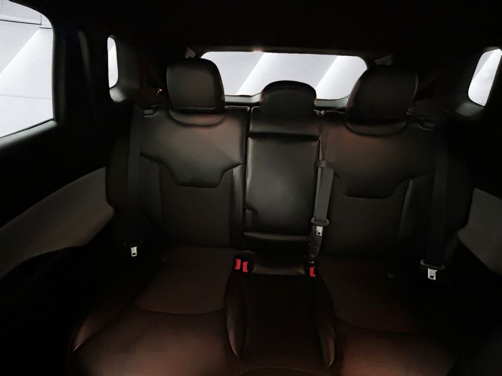 Used 2024 Blue Jeep Latitude image 18