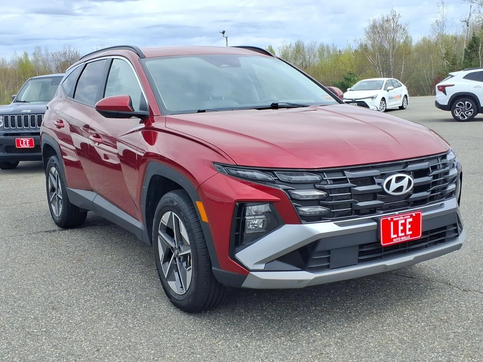 Used 2025 Red Hyundai SEL image 3