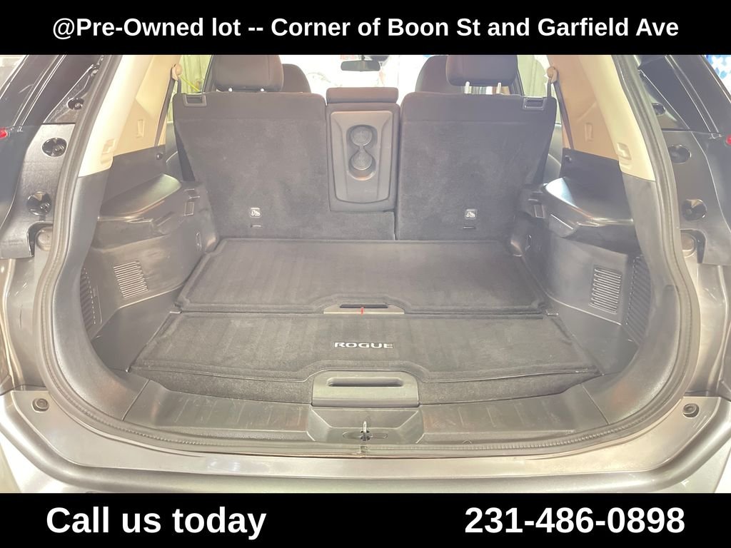 Used 2020 Gray Nissan S image 27