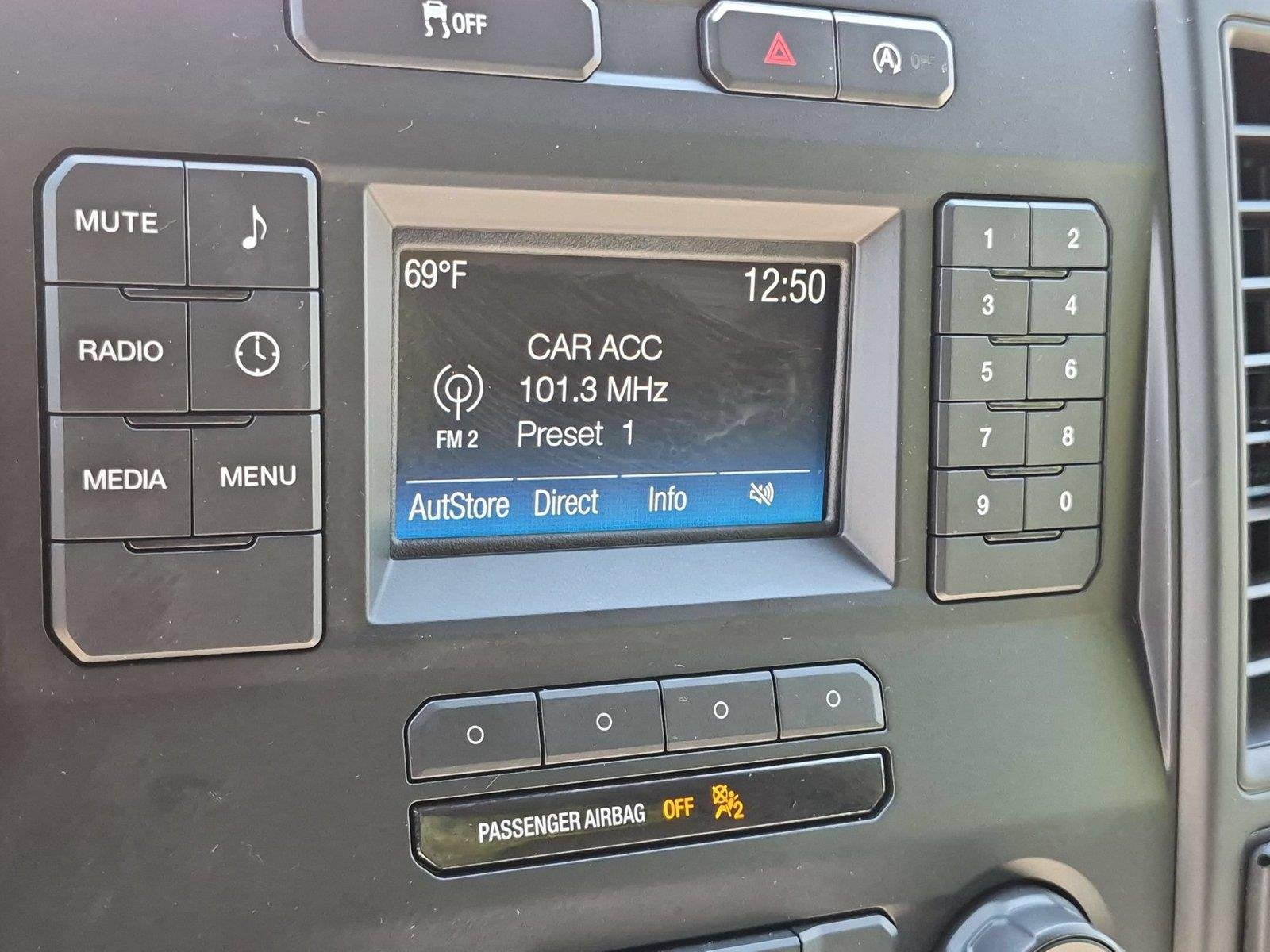 Used 2020  Ford XL image 24