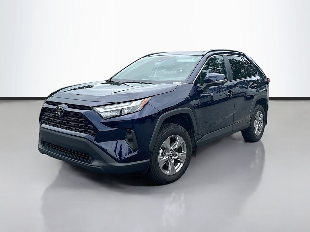 Used 2025  Toyota XLE image 7