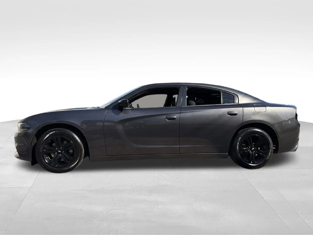 Used 2023 Gray Dodge SXT image 5