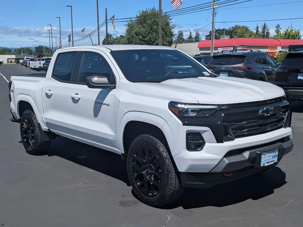 2025 Chevrolet Colorado Z71 - Photo 8