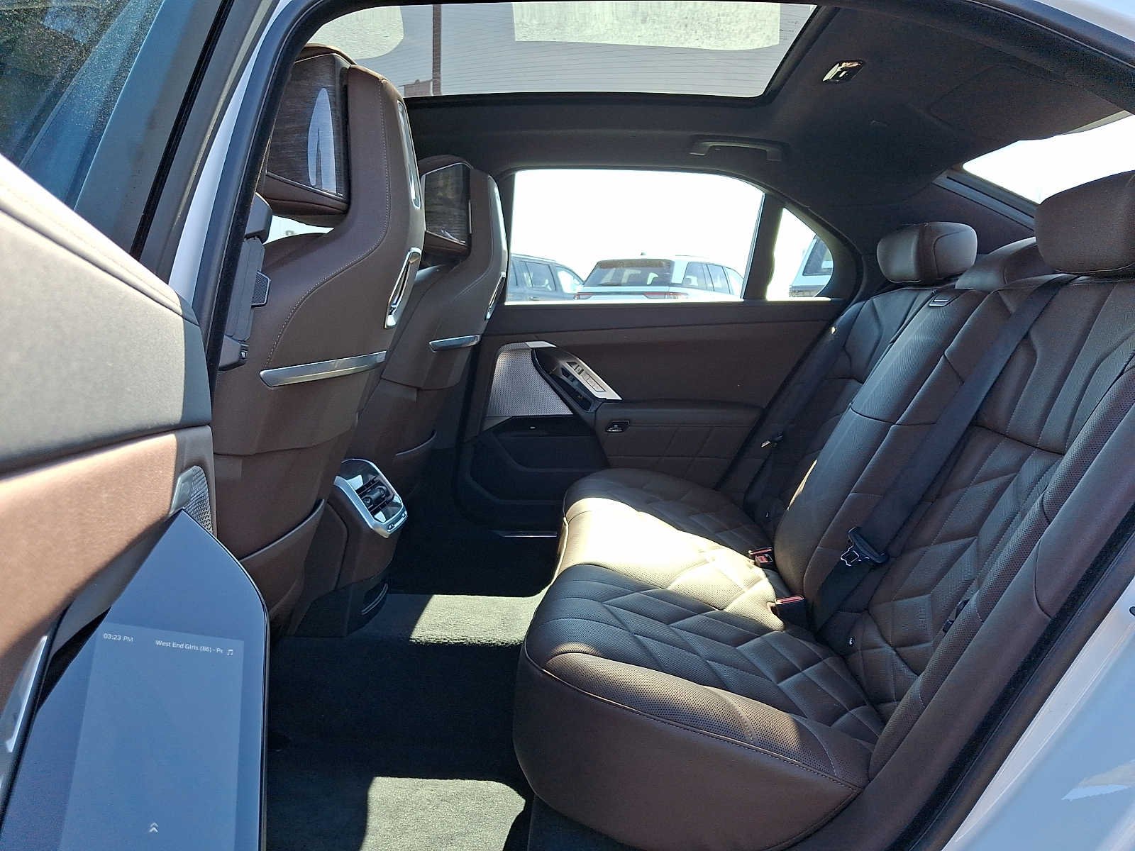 Used 2025 Mineral White Metallic BMW 750e xDrive image 10