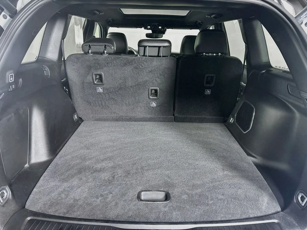Used 2024 White Jeep 4xe image 22