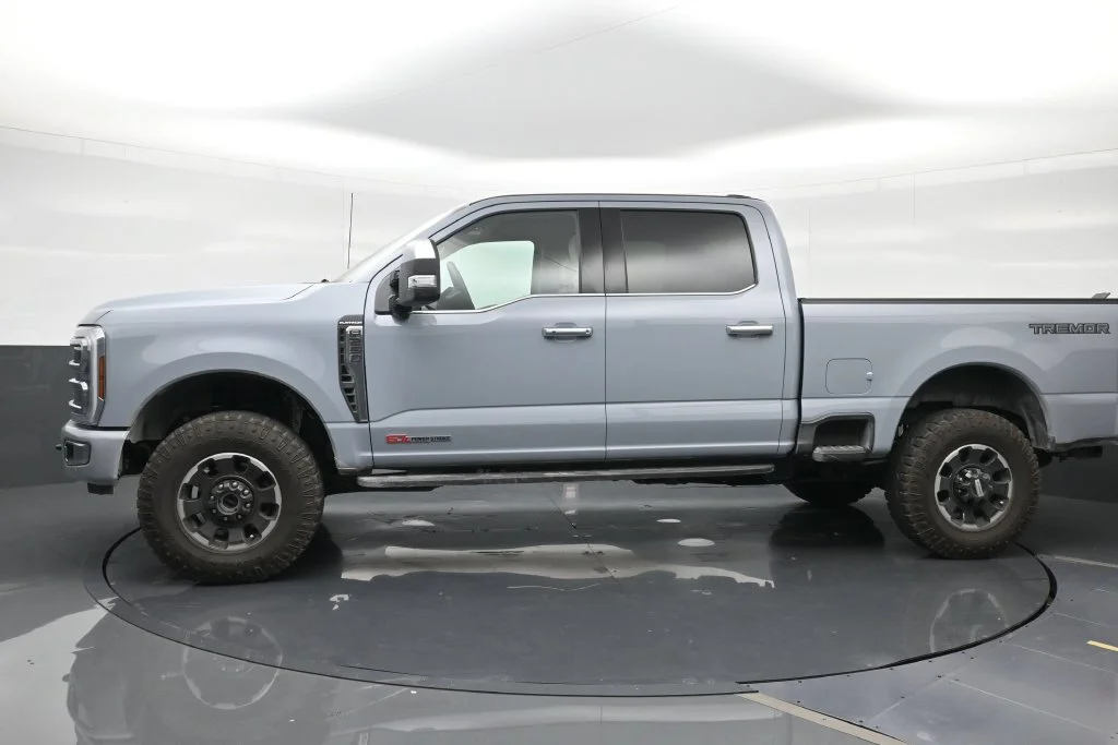Used 2026 Gray Ford Platinum image 3