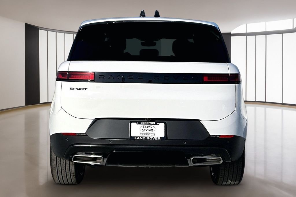 New 2026 FUJI WHITE Land Rover SE image 4