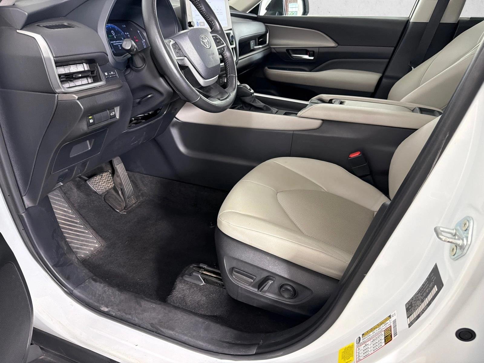 Used 2024 Wind Chill Pearl Toyota XLE image 10