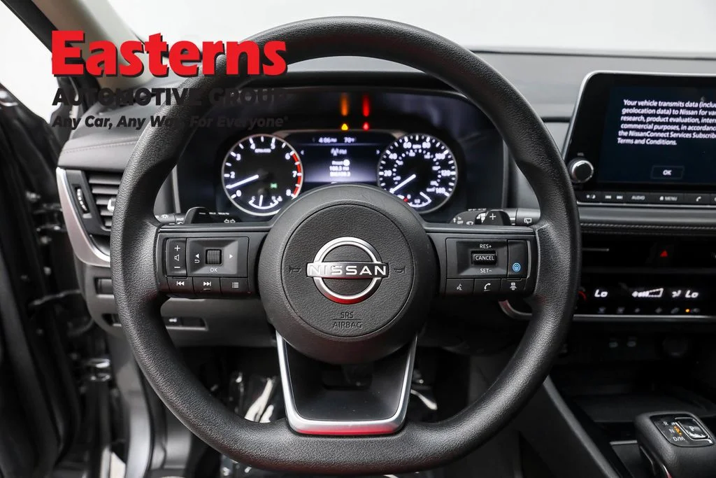 Used 2024 Gray Nissan SV image 10