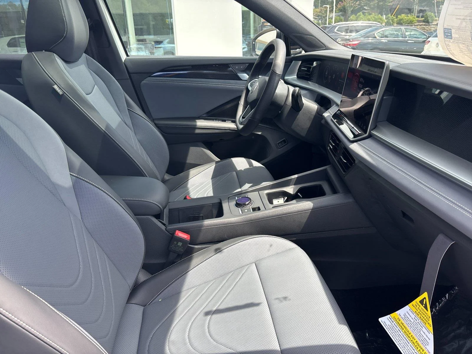 New 2026 Opal White w/Deep Black Roof Volkswagen SE R-Line Black image 39