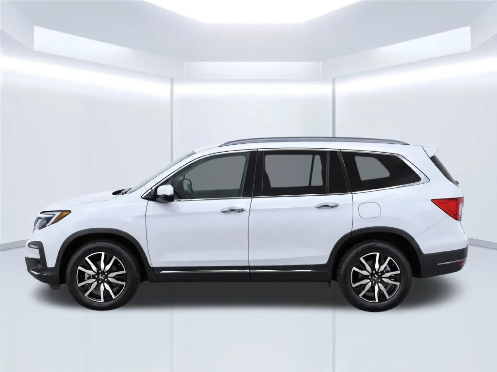 Certified Used 2021 White Honda Touring image 9