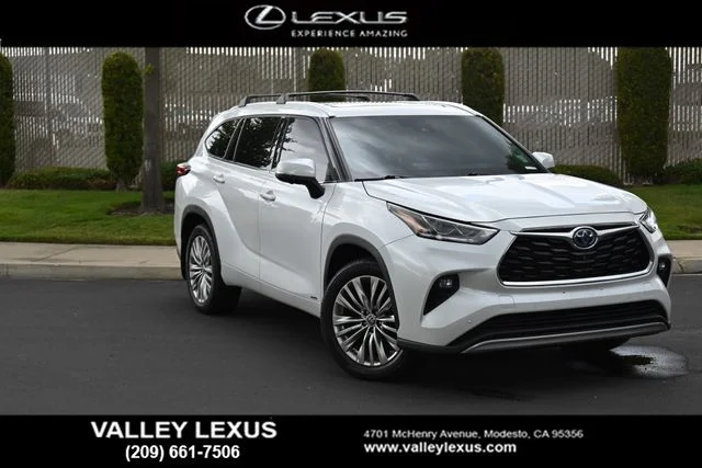 2023 Toyota Highlander Hybrid Platinum AWD's photo