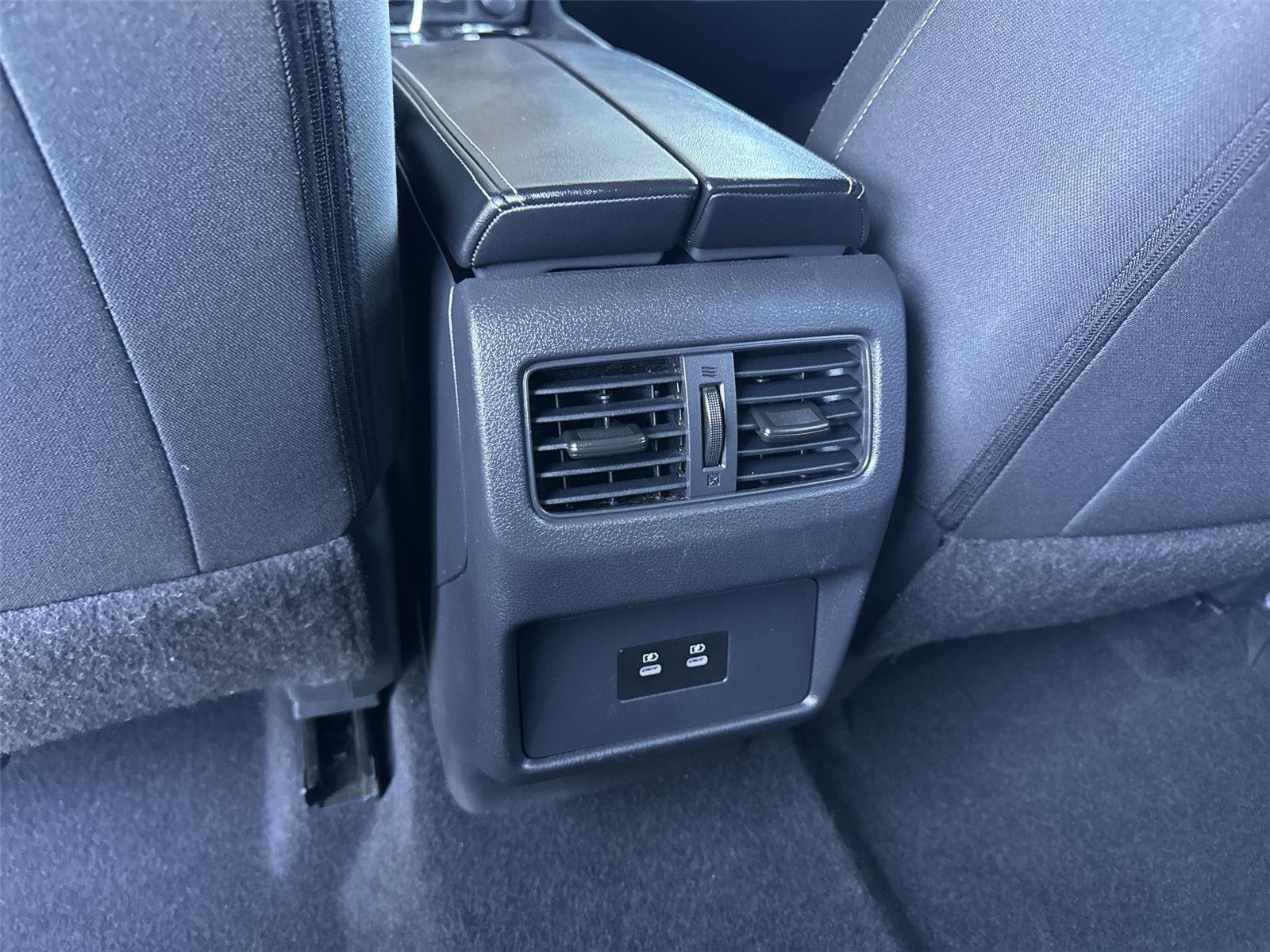 2024 Nissan Rogue SV - Photo 25