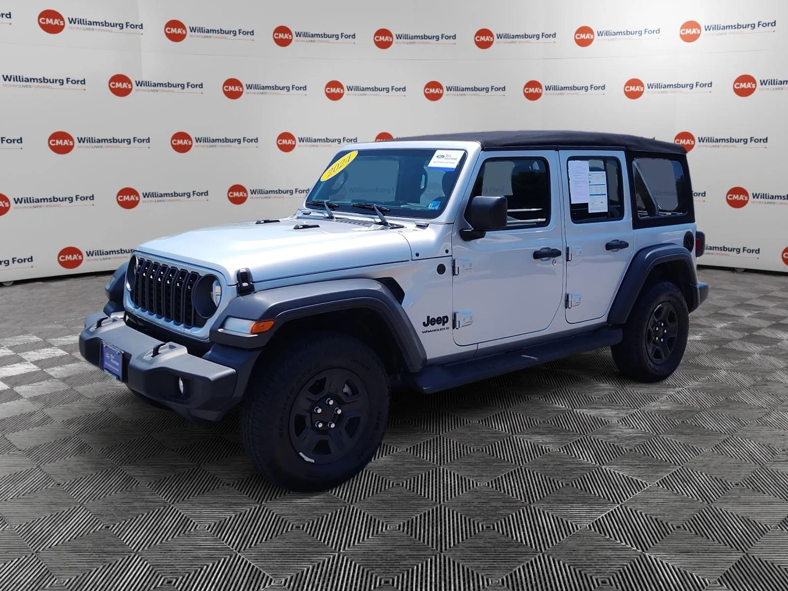 Used 2024 Silver Zynith Clearcoat Jeep Sport S image 1