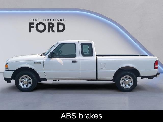 Used 2009 White Ford  image 2