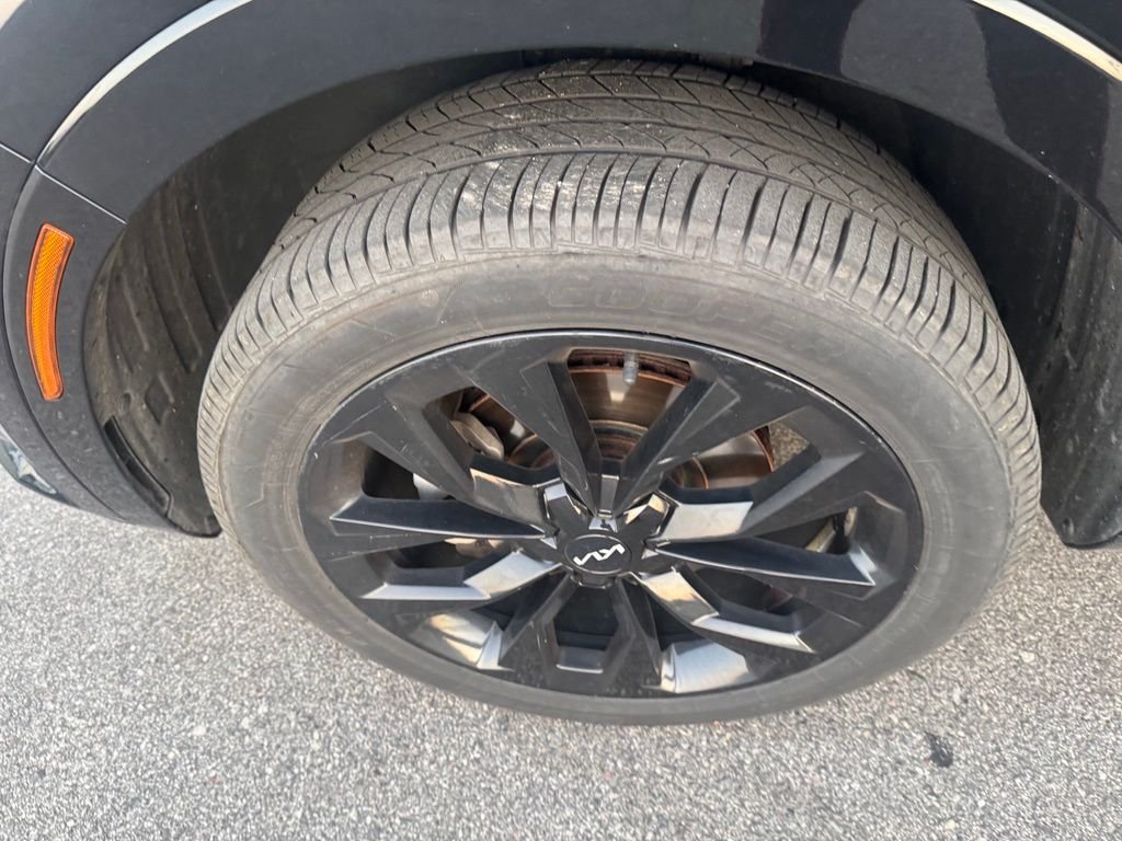 Used 2023 Black Kia SX image 16