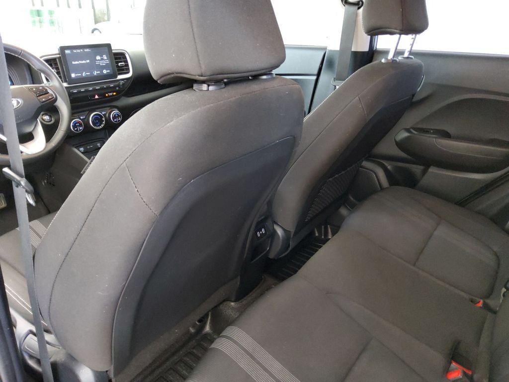 Used 2025 Green Hyundai SEL image 19
