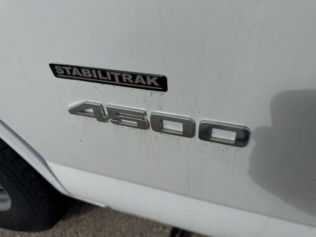 New 2025 Summit White Chevrolet 2WT image 8