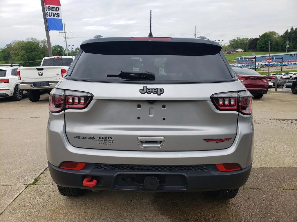 Certified Used 2023 Billet Silver Metallic Clearcoat Jeep Trailhawk image 4
