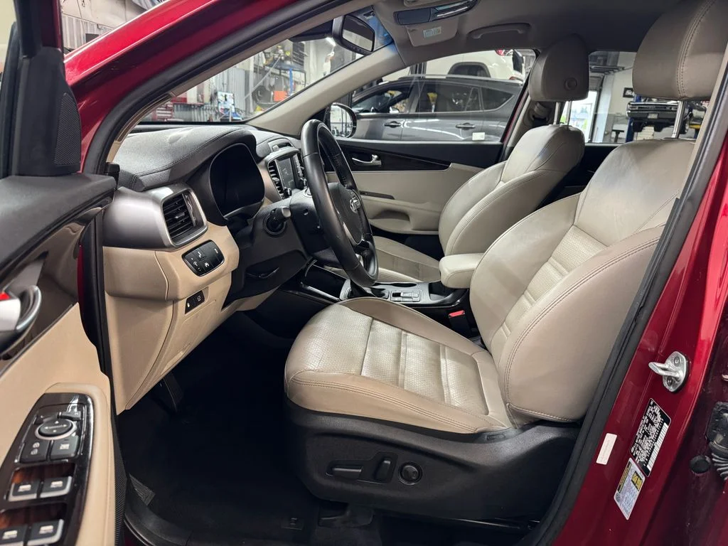 Used 2019 Red Kia EX image 14