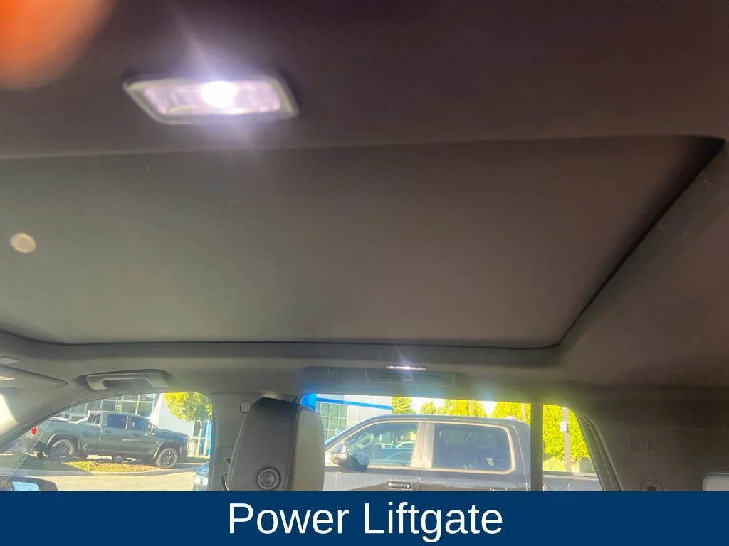 Used 2022 BLACK Chevrolet LT image 18