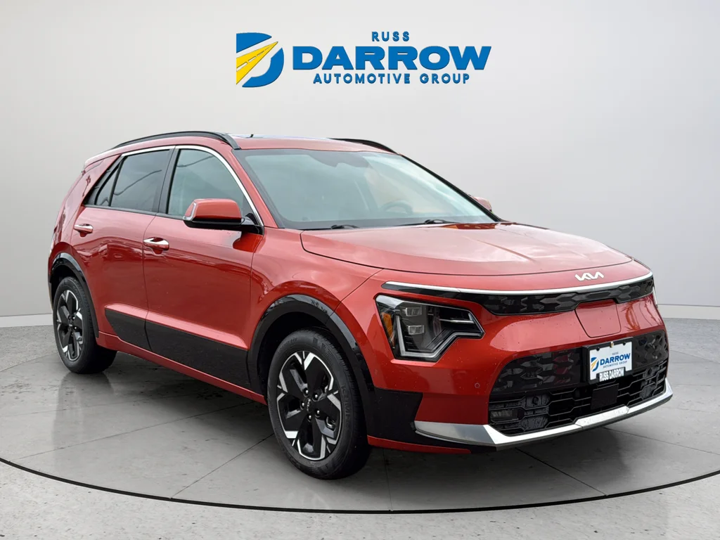 Used 2023 Red Kia Wave image 7