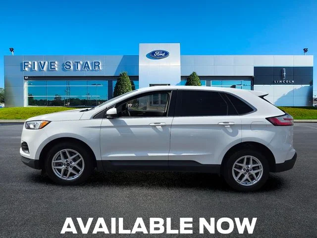 Used 2022 White Ford SEL image 4