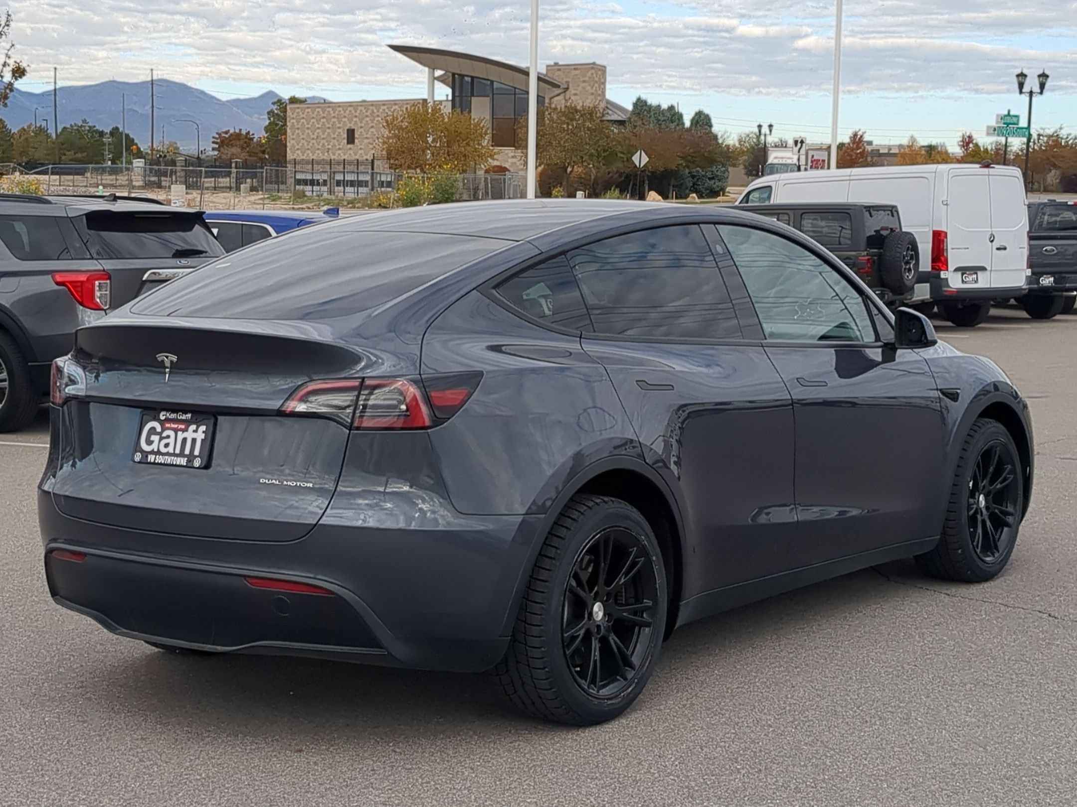 Used 2023  Tesla Long Range image 3