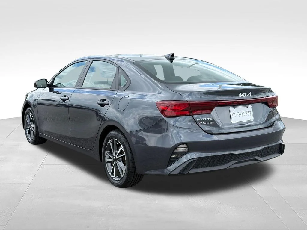 Used 2023 Gray Kia LXS image 3