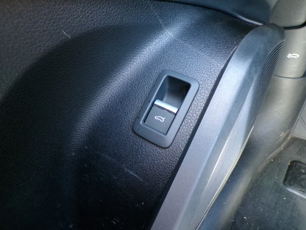 Used 2019 Brilliant Black Audi Premium Plus image 26