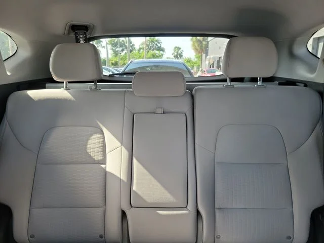 Used 2021 White Hyundai SE image 25
