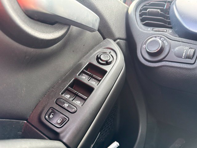 Used 2021 Silver FIAT Pop image 10