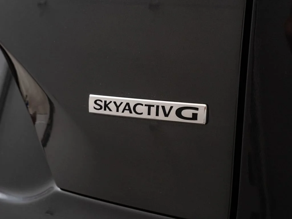 Used 2020 Machine Gray Metallic Mazda Signature image 17