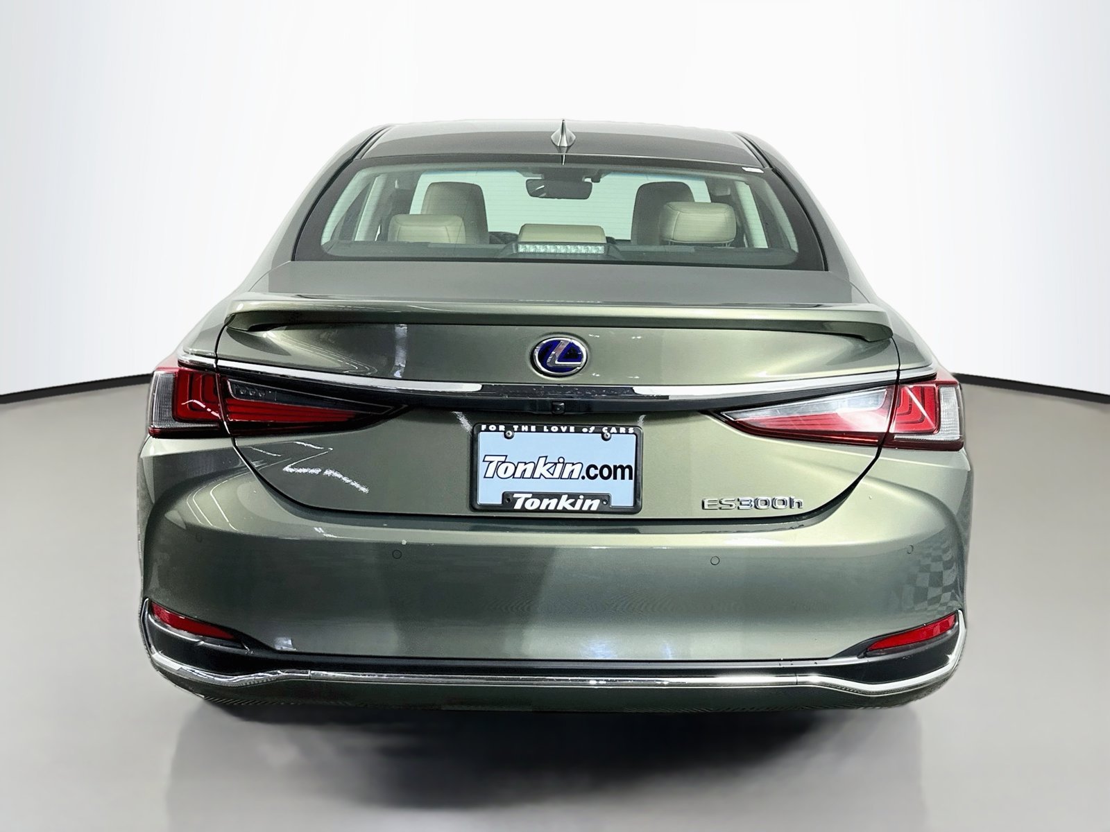 Used 2020 Sunlit Green Lexus 300h image 6